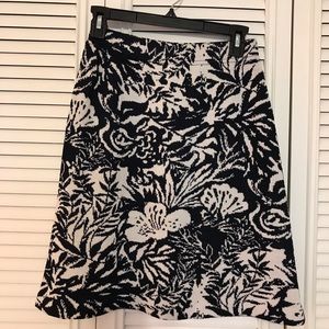 St. John Navy-White knit skirt Size 4